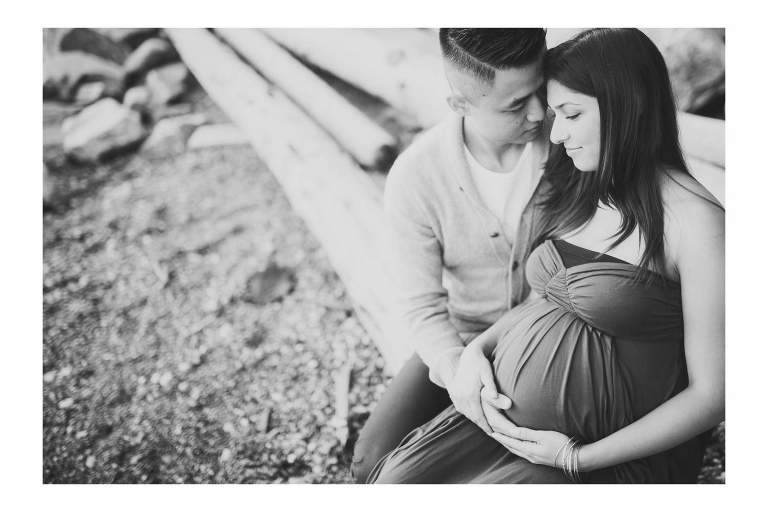 Whytecliff Park Maternity Photoshoot » Sneak Previews